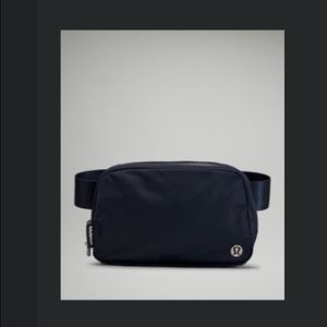 Lululemon everywhere belt bag